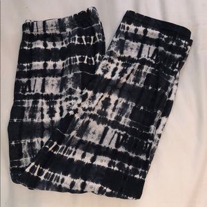 Black and White Capri Leggings